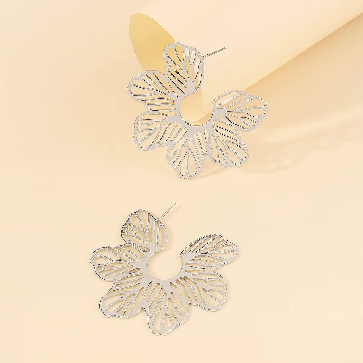 Edge Bloom | Gold Hollow Flower Statement Earrings | Metal Element-Inspired Jewelry