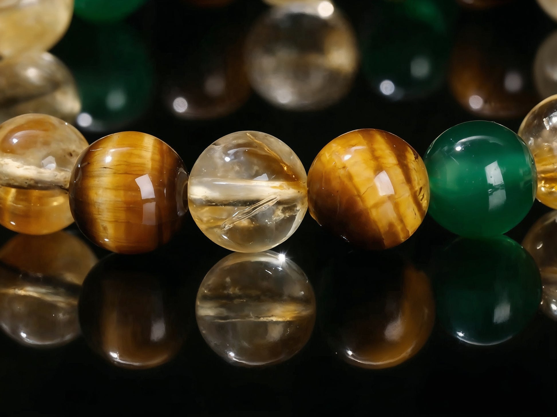 Yellow Tiger Eye & Green Agate & Citrine Mixed Bracelet beads details